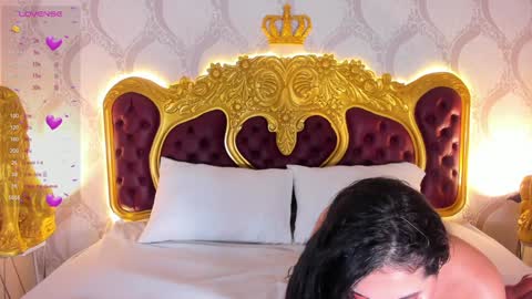 H E L E N A  online show from 02.05.25