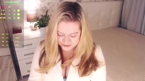 Helena Bonham online show from 01.15.25