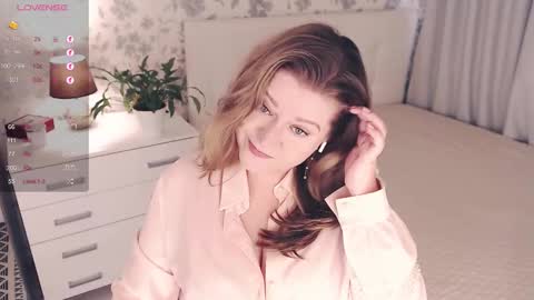 Helena Bonham online show from 09.13.25