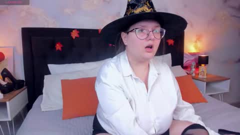 helendanvers online show from 10.29.25