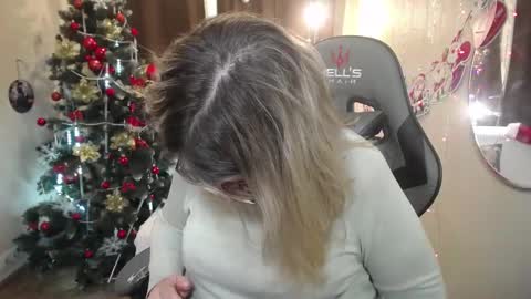 helenenigma online show from 01.12.25