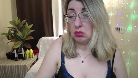 helenenigma online show from 02.06.25