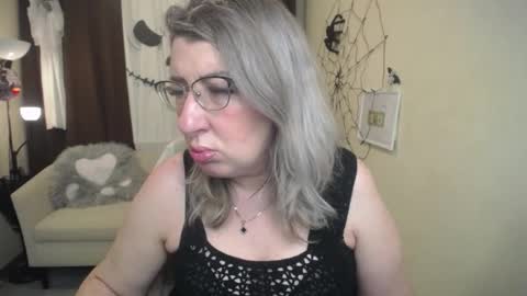 helenenigma online show from 11.03.25