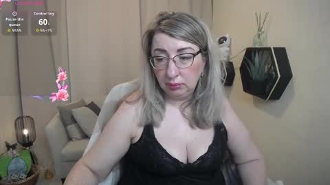 Snapshot of helenenigma chatting on 03.26.26 helenenigma online show from 03.26.26