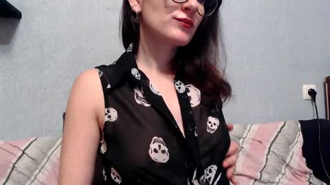 Snapshot of helenred chatting on 12.30.24 HelenRed online show from 12.30.24