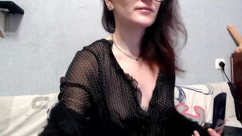 Snapshot of helenred chatting on 01.20.25 HelenRed online show from 01.20.25