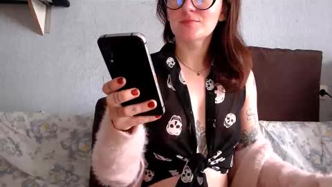 Snapshot of helenred chatting on 02.18.26 HelenRed online show from 02.18.26