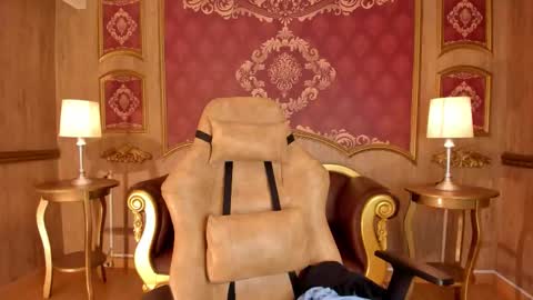 Helen or Hells online show from 10.04.25