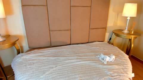 Helen or Hells online show from 04.07.26