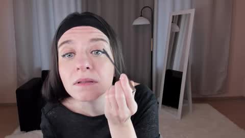 Helen online show from 09.13.25