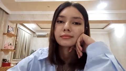 Snapshot of helgakraszewski chatting on 09.20.25 Alice online show from 09.20.25