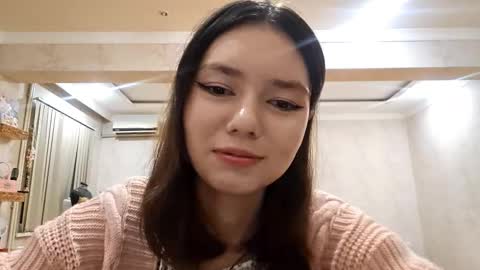 Snapshot of helgakraszewski chatting on 10.29.25 Alice online show from 10.29.25