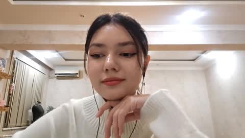 Snapshot of helgakraszewski chatting on 11.18.25 Alice online show from 11.18.25