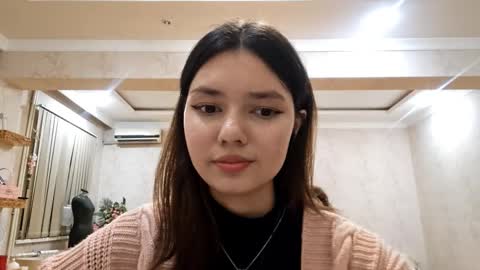 Snapshot of helgakraszewski chatting on 11.23.25 Alice online show from 11.23.25