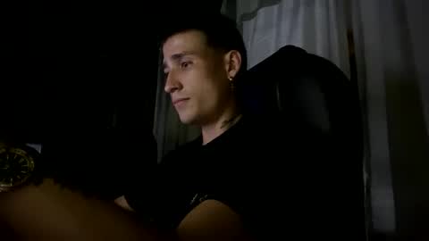 Snapshot of hell_boy66 chatting on 03.04.25 Eros online show from 03.04.25