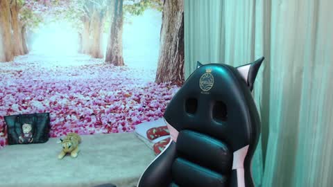 Hellen online show from 12.20.24