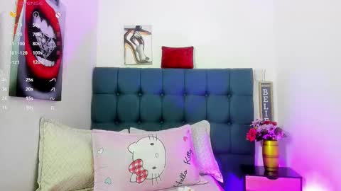 Snapshot of hellen_starx chatting on 11.18.25 hellen_starx online show from 11.18.25