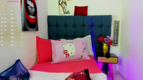 Snapshot of hellen_starx chatting on 11.22.25 hellen_starx online show from 11.22.25