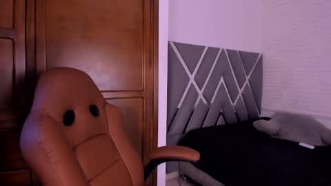 Snapshot of hellena_1 chatting on 09.20.25 Juliet online show from 09.20.25