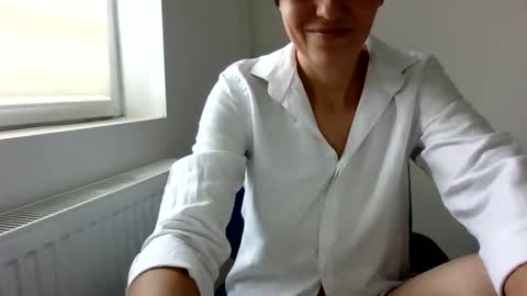 Hellen online show from 11.06.25