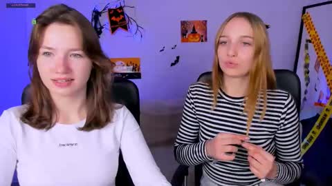 Snapshot of helli_belli chatting on 10.24.25 Helli online show from 10.24.25