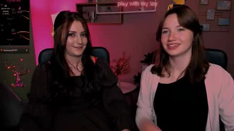 Snapshot of helli_belli chatting on 10.31.25 Helli online show from 10.31.25