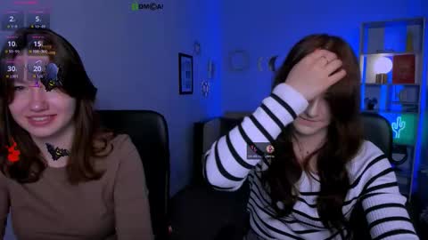 Snapshot of helli_belli chatting on 11.30.25 Helli online show from 11.30.25