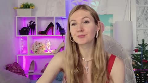 Alisia  Monday to Friday from 10 am to 4 pm GMT 2 online show from 01.03.25