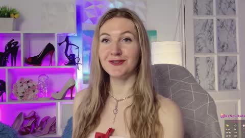 Alisia  Monday to Friday from 10 am to 4 pm GMT 2 online show from 01.20.25