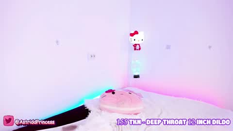 helloiamastrid online show from 02.10.25