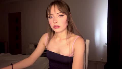 hellyluxury online show from 06.12.26