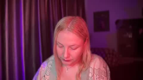 Snapshot of hellyriddle chatting on 12.20.25 DeleteyourSadness online show from 12.20.25