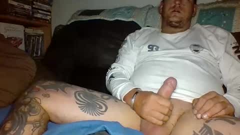 Snapshot of helpmecumhard4uxxx chatting on 02.02.26 helpmecumhard4uxxx online show from 02.02.26