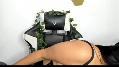 heluehorny13 online show from 01.19.25