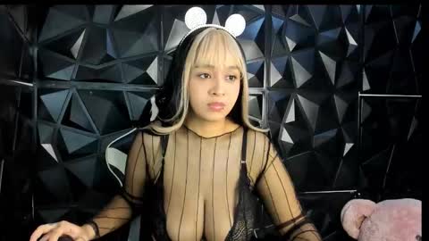 heluehorny13 online show from 03.16.26