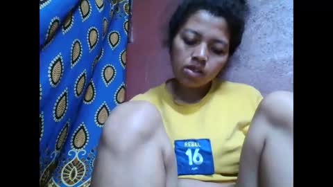 Snapshot of henitsaldy chatting on 10.10.25 henitsaldy online show from 10.10.25