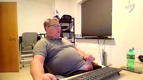 Snapshot of henrikrp1971 chatting on 11.05.25 henrikrp1971 online show from 11.05.25