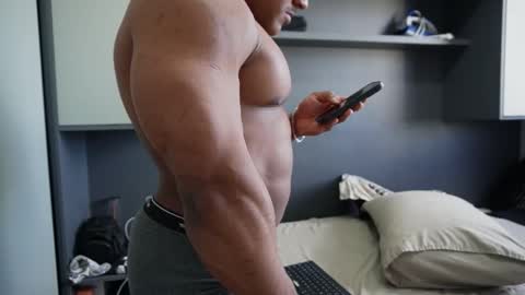 Henri online show from 11.25.25