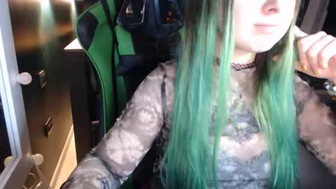 Snapshot of hentaishiing chatting on 11.11.25 Hentaishiing online show from 11.11.25