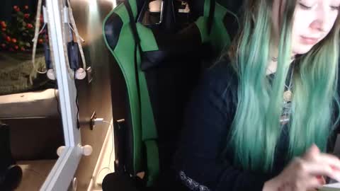 Snapshot of hentaishiing chatting on 11.20.25 Hentaishiing online show from 11.20.25