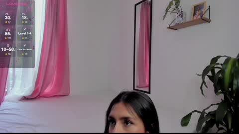 Snapshot of hera_069 chatting on 01.06.25 Hello I am Valentina independent Colombian model I love sensuality and pleasure welcome online show from 01.06.25