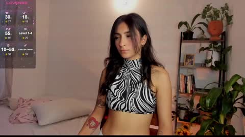 Snapshot of hera_069 chatting on 01.21.25 Hello I am Valentina independent Colombian model I love sensuality and pleasure welcome online show from 01.21.25