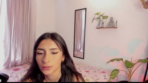 Snapshot of hera_069 chatting on 02.02.25 Hello I am Valentina independent Colombian model I love sensuality and pleasure welcome online show from 02.02.25