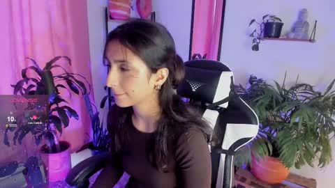 Snapshot of hera_069 chatting on 02.22.25 Hello I am Valentina independent Colombian model I love sensuality and pleasure welcome online show from 02.22.25