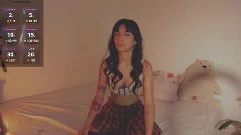 Snapshot of hera_069 chatting on 09.28.25 Hello I am Valentina independent Colombian model I love sensuality and pleasure welcome online show from 09.28.25