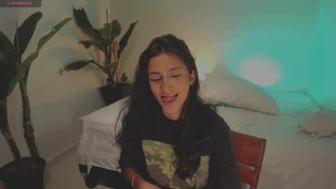 Snapshot of hera_069 chatting on 11.25.25 Hello I am Valentina independent Colombian model I love sensuality and pleasure welcome online show from 11.25.25