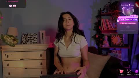 Snapshot of hera_069 chatting on 02.27.26 Hello I am Valentina independent Colombian model I love sensuality and pleasure welcome online show from 02.27.26