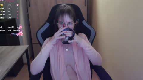 HeraLuna  online show from 01.26.25