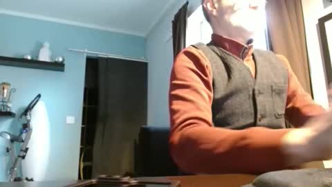 Snapshot of hering76 chatting on 02.12.26 hering76 online show from 02.12.26