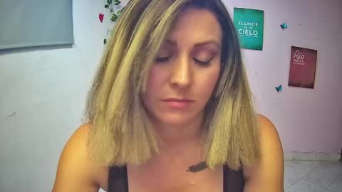 Hestesiaxx online show from 04.16.26